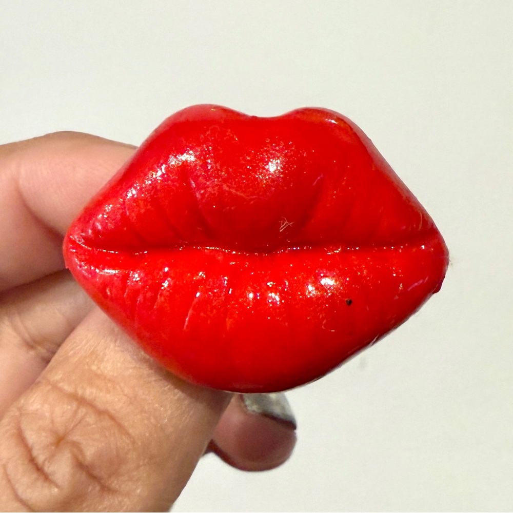 Red kiss smooch Lipstick brooch pin